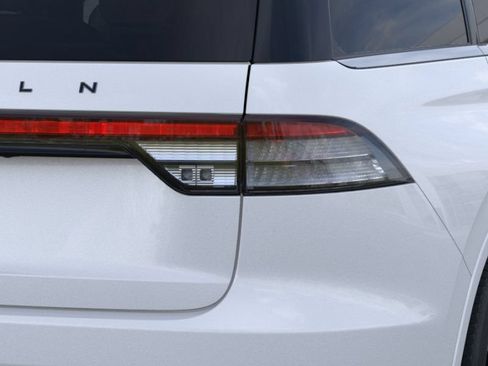 New 2026 Lincoln Aviator Black Label w/ Dynamic Handling Package AWD/4WD image 21