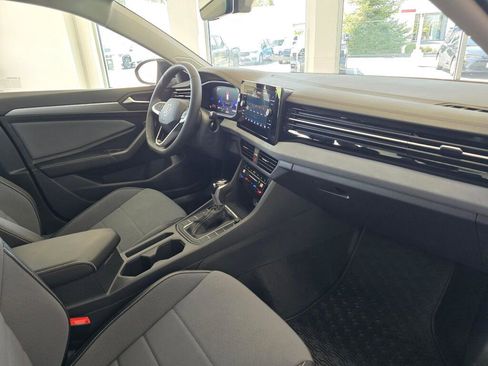 New 2026 Volkswagen Jetta SE FWD image 44