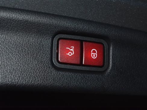 Used 2023 Mercedes-Benz C 300 4MATIC Sedan image 32