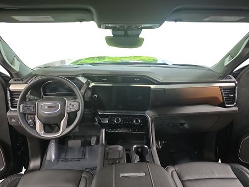 Used 2025 GMC Sierra 3500 Denali w/ Denali Reserve Package AWD/4WD image 9