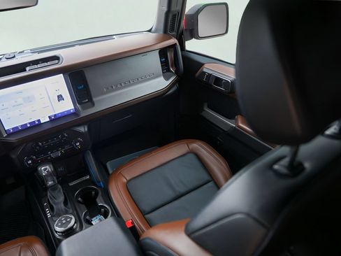 Used 2023 Ford Bronco Outer Banks AWD/4WD image 29