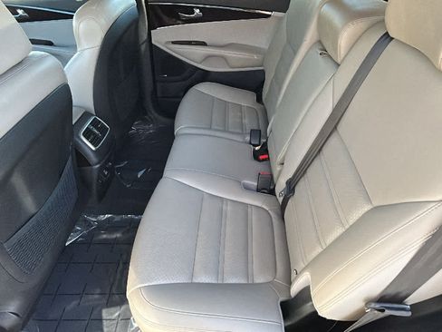 Used 2019 Kia Sorento EX w/ EX Touring Package AWD/4WD image 24