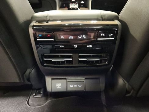 Used 2025 Acura MDX SH-AWD image 23