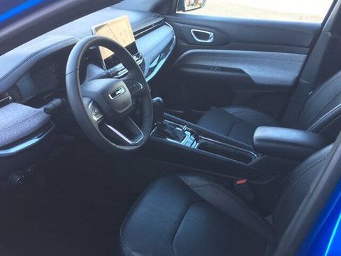 Used 2023 Jeep Compass Latitude AWD/4WD image 16