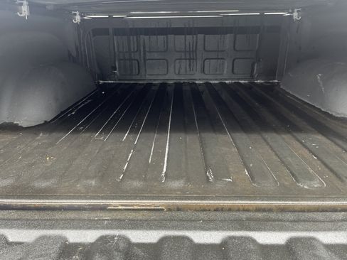 Used 2014 RAM 1500 Laramie RWD image 12
