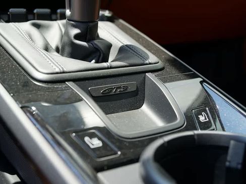Used 2025 Porsche 911 GT3 RWD image 38