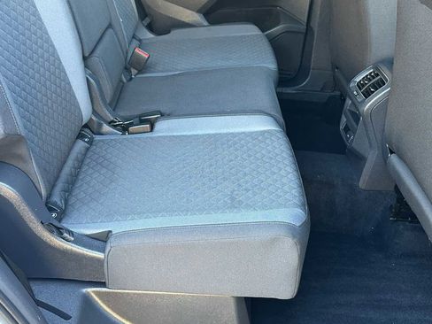 Used 2018 Volkswagen Tiguan S image 22