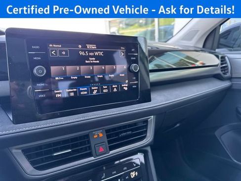 Used 2025 Volkswagen Taos SE AWD/4WD image 13