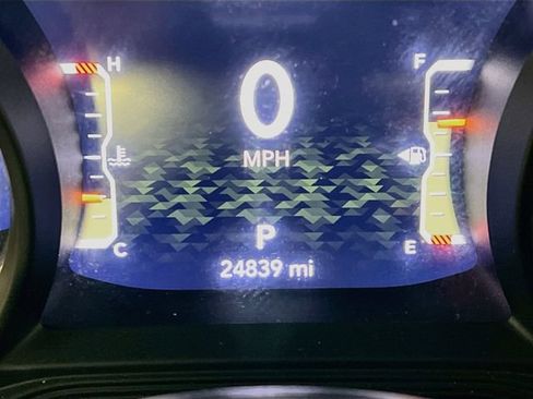Used 2024 Jeep Wrangler Unlimited Sahara w/ Technology Group AWD/4WD image 15