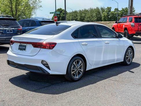 Used 2023 Kia Forte LXS FWD image 6