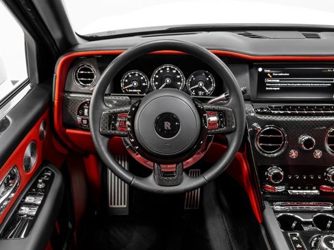 Used 2021 Rolls-Royce Cullinan Black Badge image 67