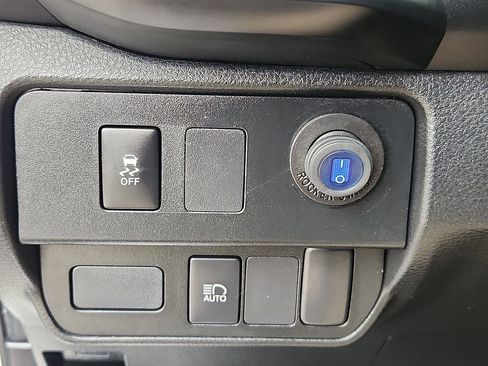 Used 2022 Toyota Tacoma SR image 13