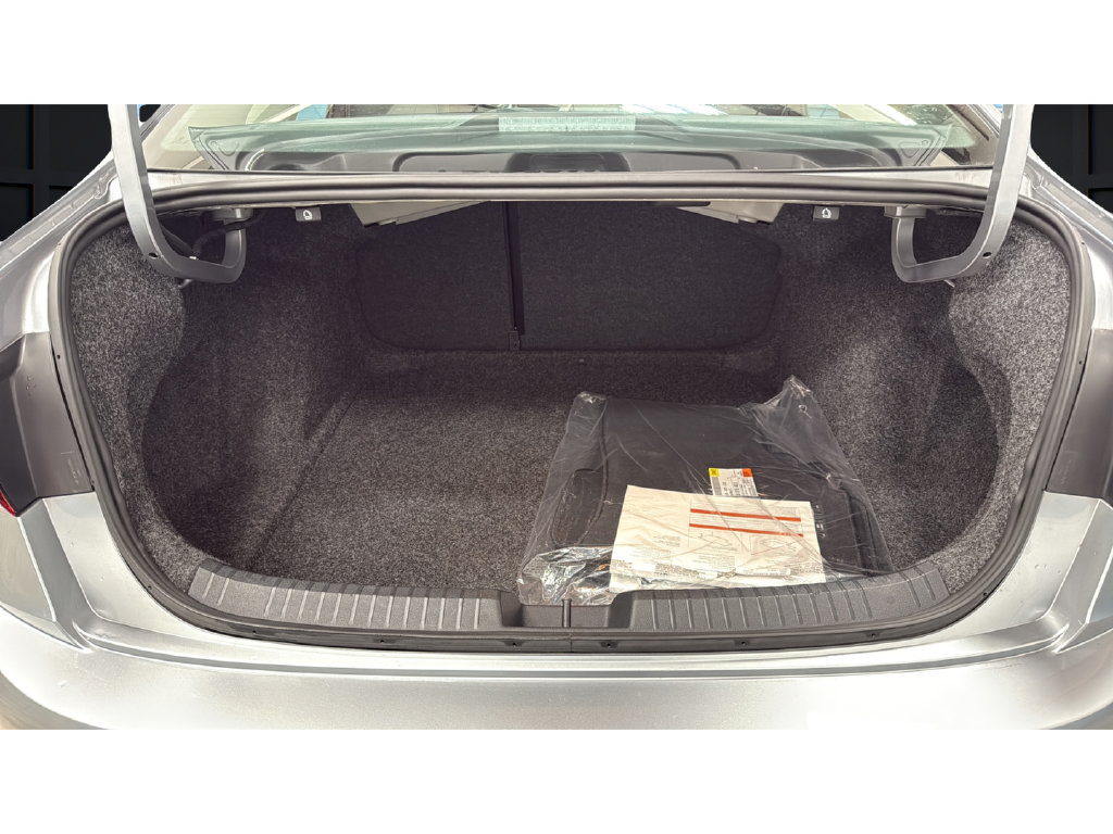 Certified 2025 Volkswagen Jetta SE FWD image 26