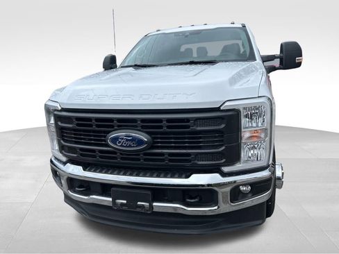 Used 2025 Ford F350 XL image 2