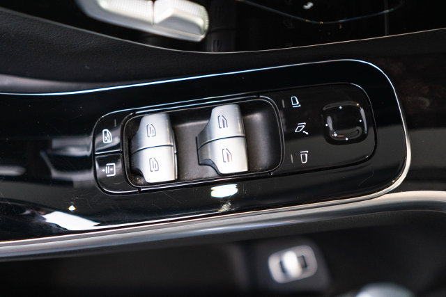 Certified 2023 Mercedes-Benz S 500 4MATIC image 18