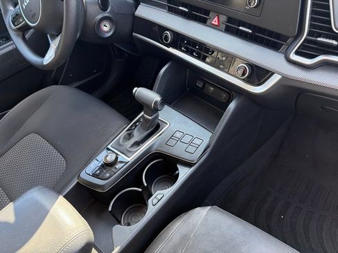Used 2023 Kia Sportage LX AWD/4WD image 12
