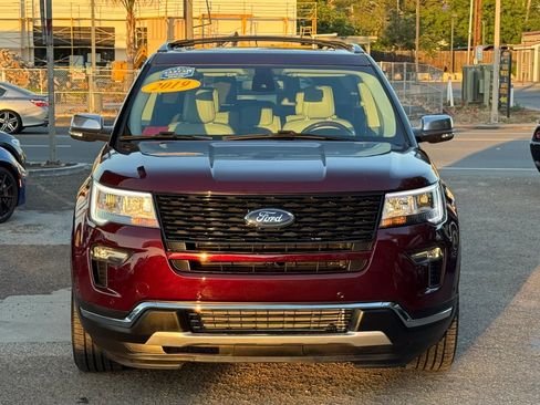 Used 2019 Ford Explorer Platinum AWD/4WD image 4
