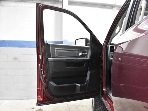 Used 2021 RAM 1500 Classic SLT AWD/4WD image 8