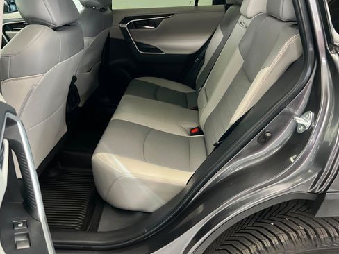 Used 2022 Toyota RAV4 Limited AWD/4WD image 22