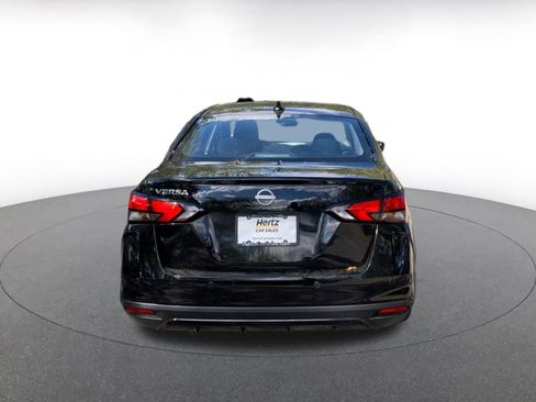 Used 2025 Nissan Versa SV image 6