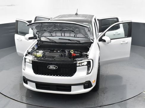 New 2025 Ford Maverick Lobo image 37