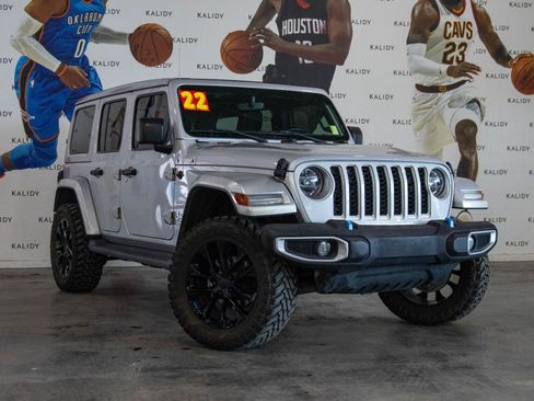 Used 2022 Jeep Wrangler Unlimited Sahara w/ Cold Weather Group AWD/4WD image 2