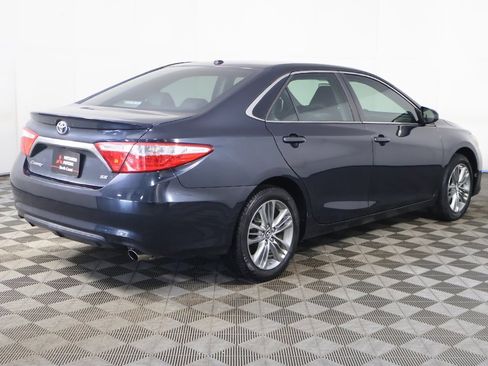 Used 2015 Toyota Camry SE image 7