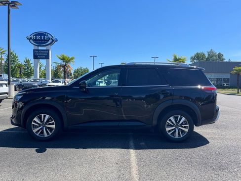 Used 2025 Nissan Pathfinder SL AWD/4WD image 2