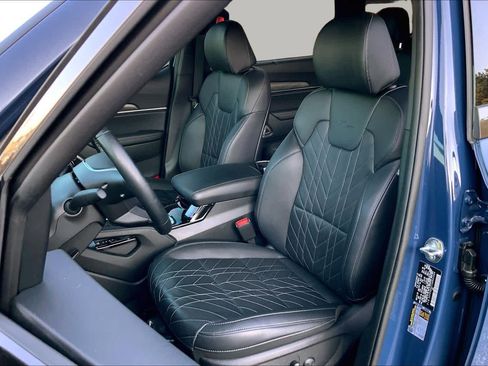 Used 2025 Kia Telluride AWD image 8