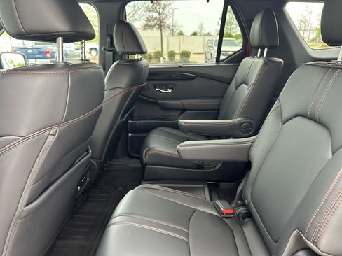 Certified 2025 Honda Pilot TrailSport image 26