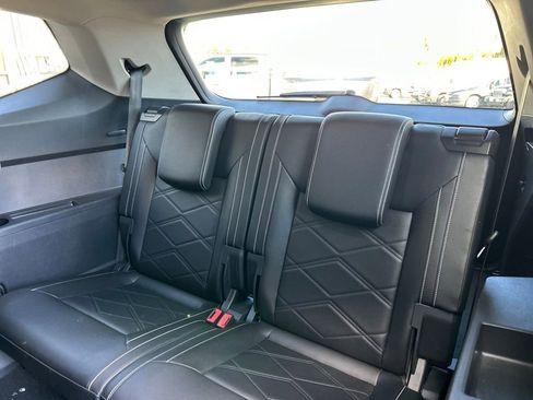 Used 2025 Volkswagen Atlas SE AWD/4WD image 27