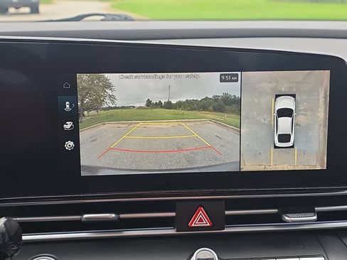 Used 2024 Hyundai Elantra Limited FWD image 23