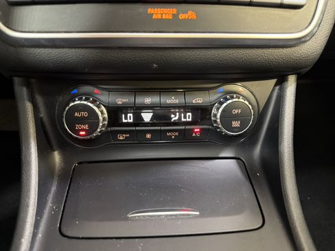 Used 2015 Mercedes-Benz GLA 250 4MATIC image 18