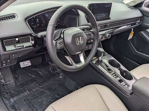 Used 2024 Honda Civic Touring image 3