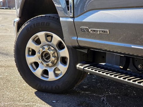 Used 2024 Ford F250 XLT image 14