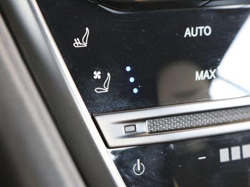 Used 2019 Aston Martin DB11 Volante RWD image 18