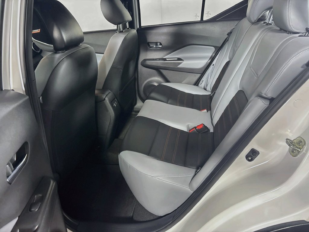 Used 2024 Nissan Kicks SR w/ SR Premium Package FWD image 19