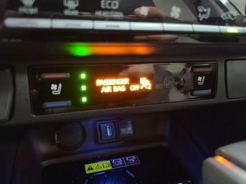 Certified 2022 Toyota RAV4 Limited AWD/4WD image 36