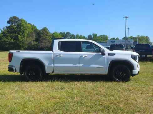 Used 2022 GMC Sierra 1500 Elevation w/ X31 Off-Road Package AWD/4WD image 14