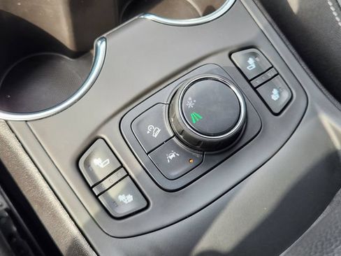 Certified 2024 GMC Terrain SLT FWD image 16