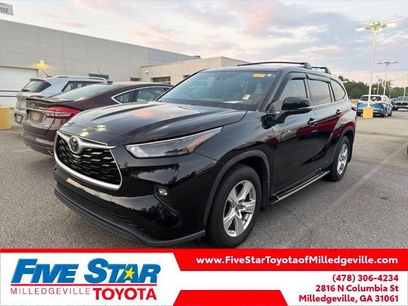 Used 2022 Toyota Highlander LE
