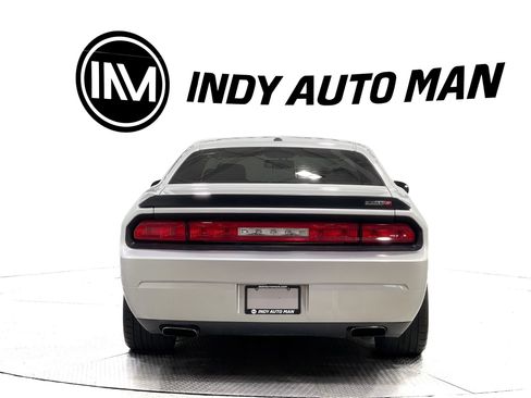 Used 2009 Dodge Challenger SRT8 w/ SRT Option Group II RWD image 5