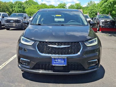 Used 2023 Chrysler Pacifica Touring-L