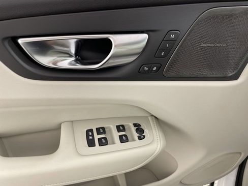 New 2024 Volvo XC60 T8 Plus w/ Protection Package Premier image 18