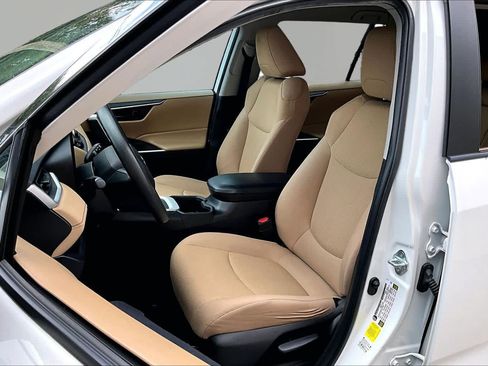 Certified 2023 Toyota RAV4 LE FWD image 8