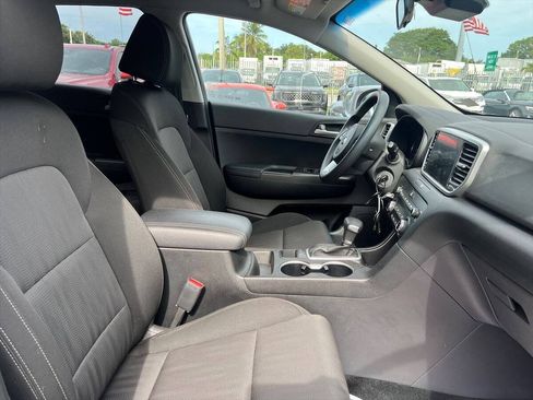 Used 2021 Kia Sportage LX AWD/4WD image 8