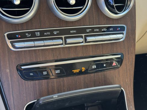 Used 2022 Mercedes-Benz GLC 300 image 17