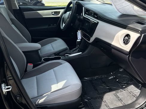 Used 2018 Toyota Corolla LE image 8