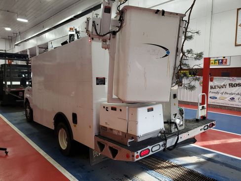 Used 2019 Ford E-350 and Econoline 350 Super Duty image 3