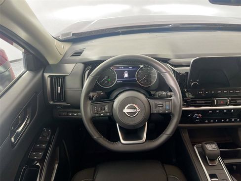 Used 2025 Nissan Pathfinder SL w/ SL Premium Package image 21